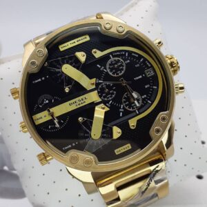 ساعت مچی مردانه دیزل هفت موتوره طلایی صفحه مشکی