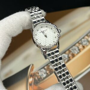 ساعت مچی زنانه رومنسون کلاسیک صفحه گرد سفید نگین دار بند استیل