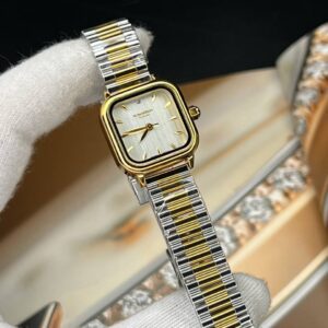 ساعت مچی زنانه رومنسون کلاسیک صفحه مربع خاکی بند استیل طلایی