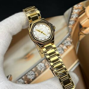 ساعت مچی زنانه رومنسون کلاسیک صفحه چند ظلعی سفید بند طلایی