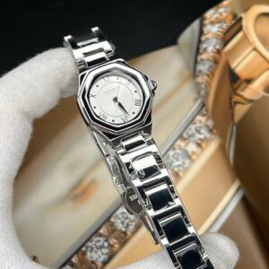 ساعت مچی زنانه رومنسون کلاسیک صفحه چند ظلعی سفید بند استیل