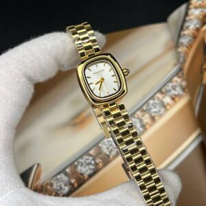 ساعت مچی زنانه رومنسون کلاسیک صفحه مربع سفید بند طلایی