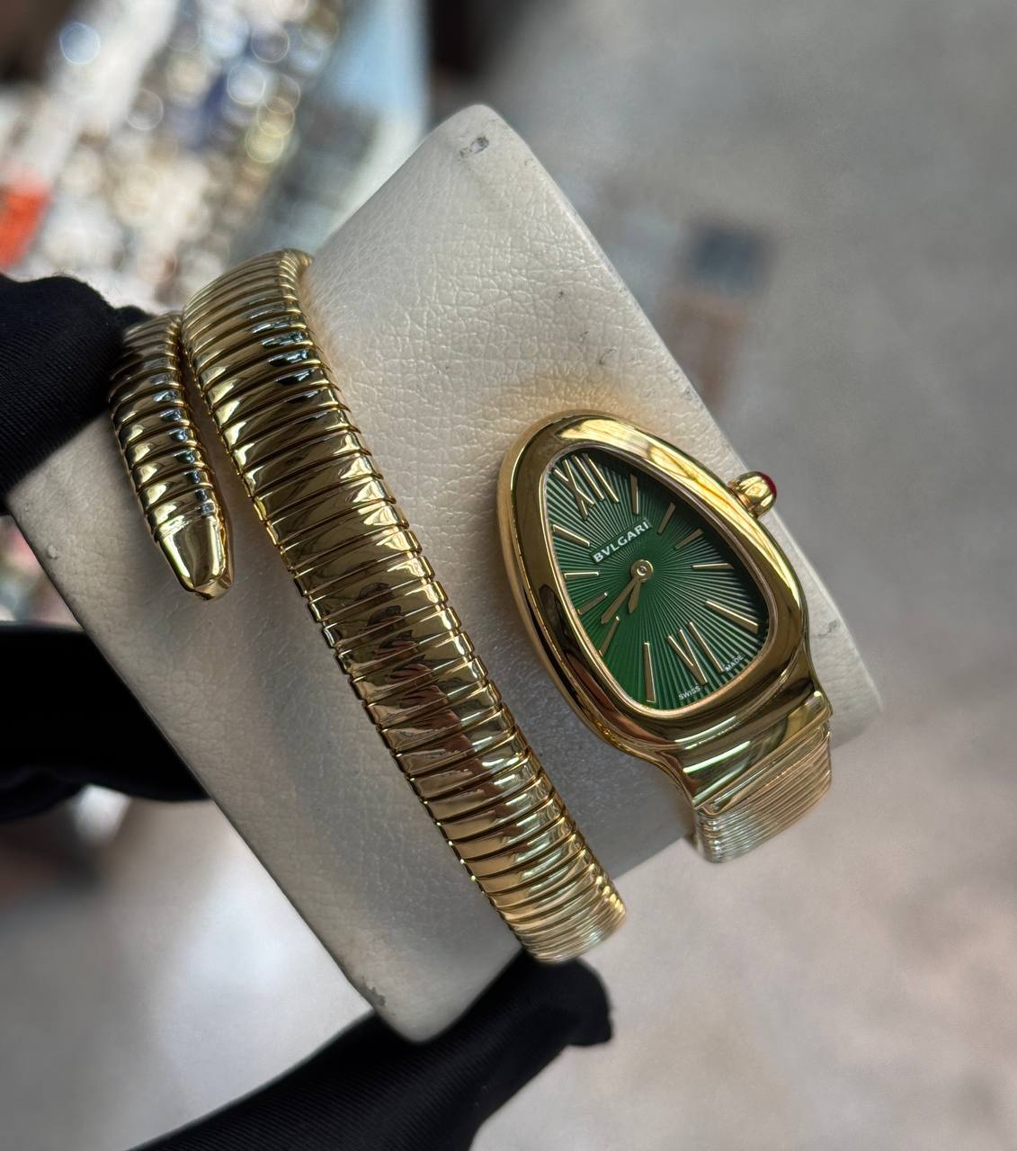 ساعت مچی زنانه بولگاری ماری (1) ساعت مچی زنانه بولگاری ماری صفحه سبز ساده بند طلایی