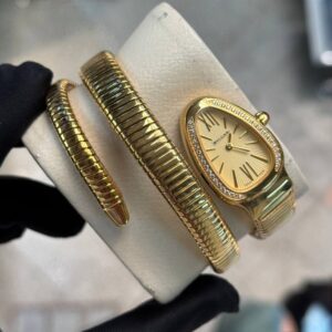 ساعت مچی زنانه بولگاری ماری صفحه طلایی نگین دار بند طلایی