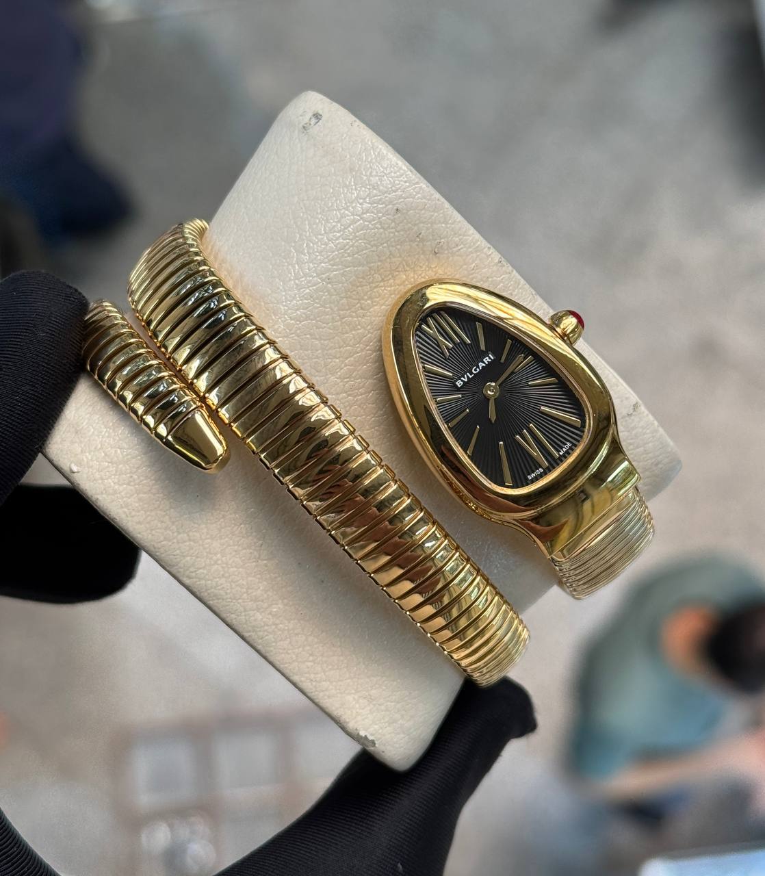 ساعت مچی زنانه بولگاری ماری (9) ساعت مچی زنانه بولگاری ماری صفحه مشکی ساده بند طلایی