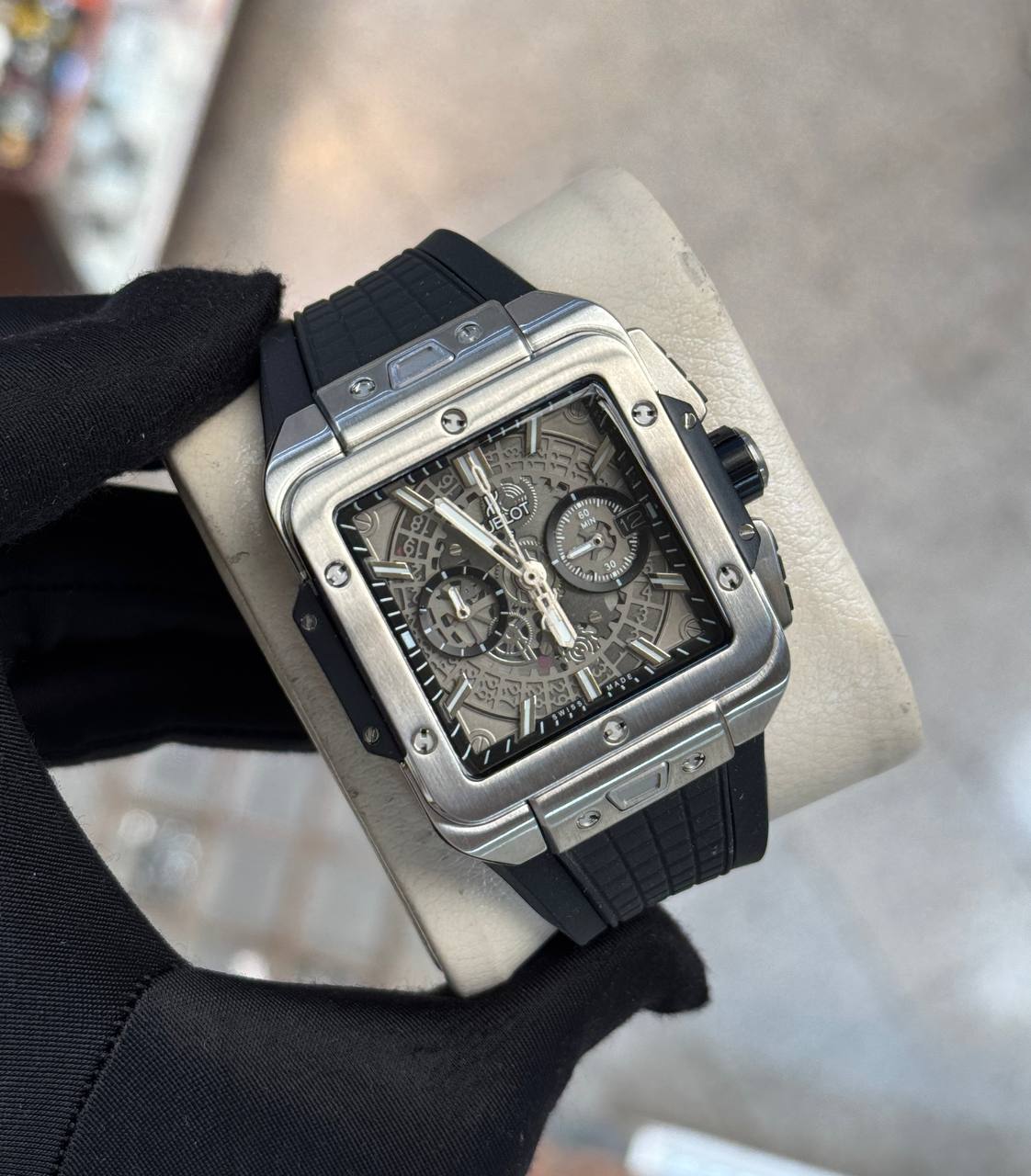 ساعت مچی مردانه هابلوت مربع (1) قاب طوسی بند مشکی