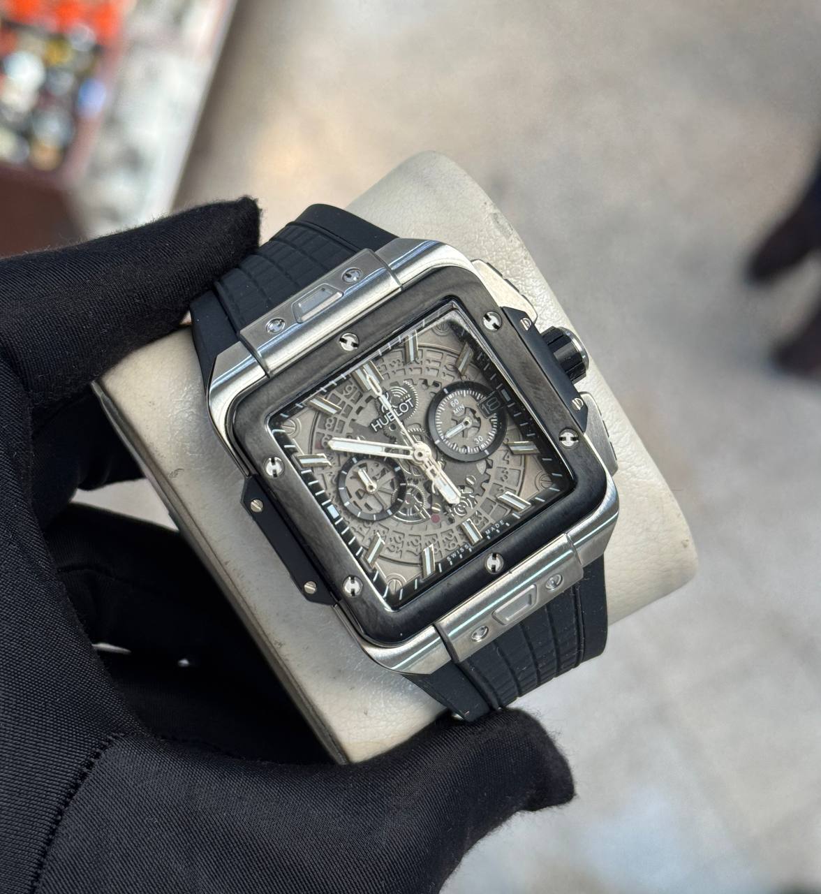 ساعت مچی مردانه هابلوت مربع (4) فاب مشکی طوسی بند مشکی