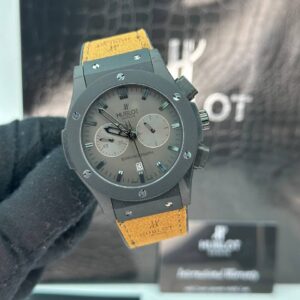 طلایی قاب مشکی