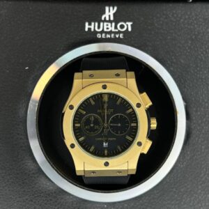 مشکی قاب طلایی