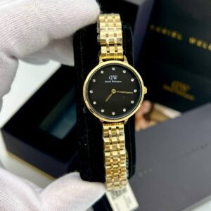 صفحه مشکی بند طلایی